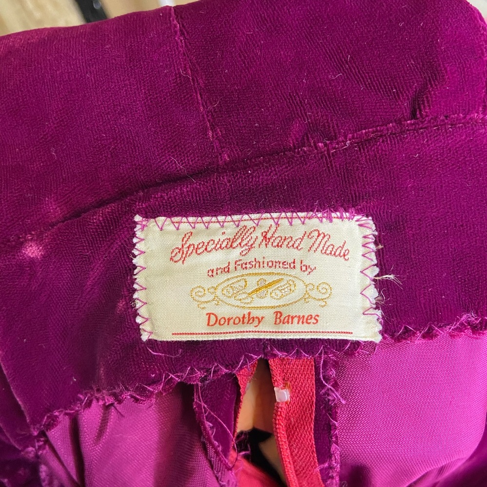 Elegant Purple Velvet Cape for Women - Picture 10 of 11